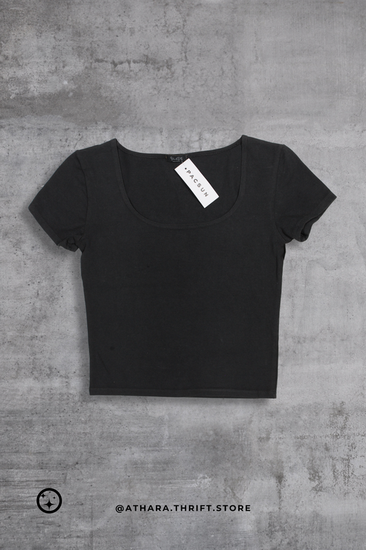 Blusa negra básica
